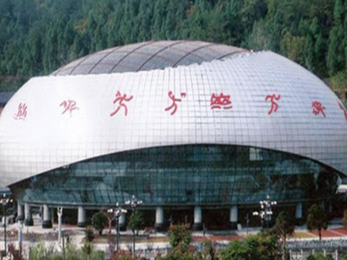 泰州体育中心球形网架加工安装